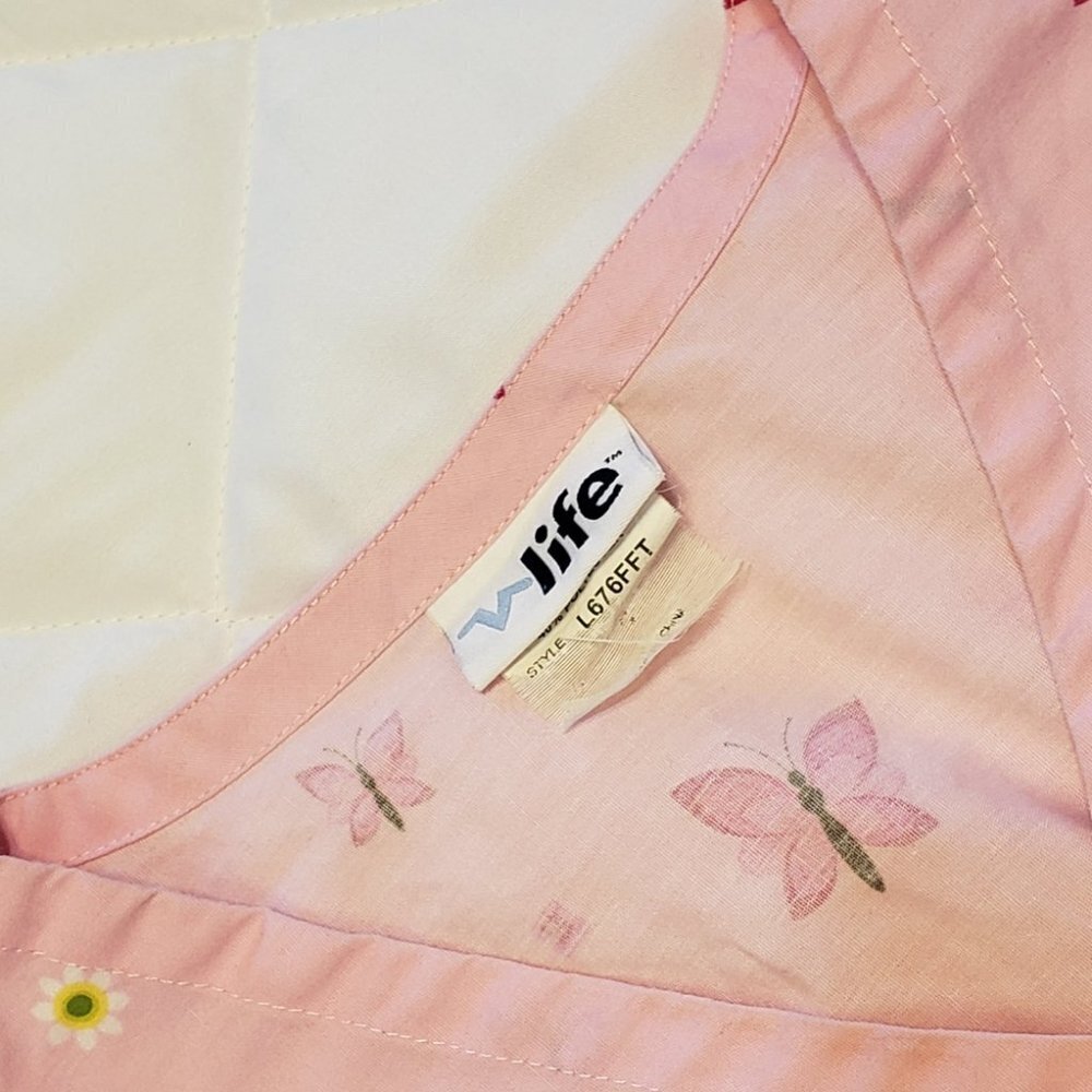 Small Scrub Top- Butterfly Pattern w/side pockets - Picture 2 of 8